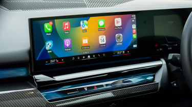 BMW i5 - Apple CarPlay